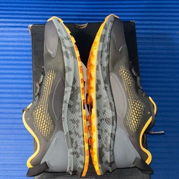 Size 8- Men’s Under Armour Charged Bandit Trail 2 3024186-104 Running Shoes NEW - Picture 6 of 8